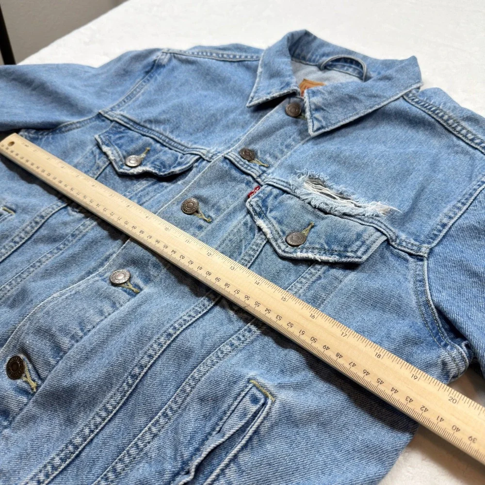 Levis Trucker Jacket Mens M Light Blue Distressed Denim PC9-29944-0164 Good‎ - Picture 15 of 16